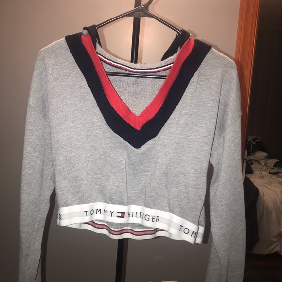 tommy hilfiger crop top grey